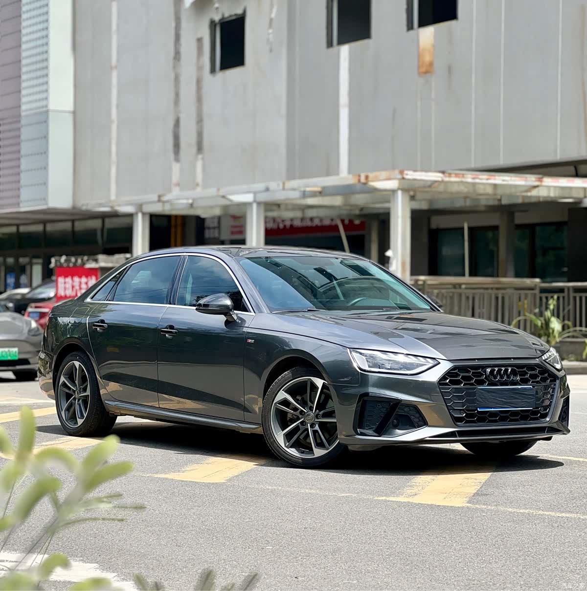 Audi A4L, 2021 3
