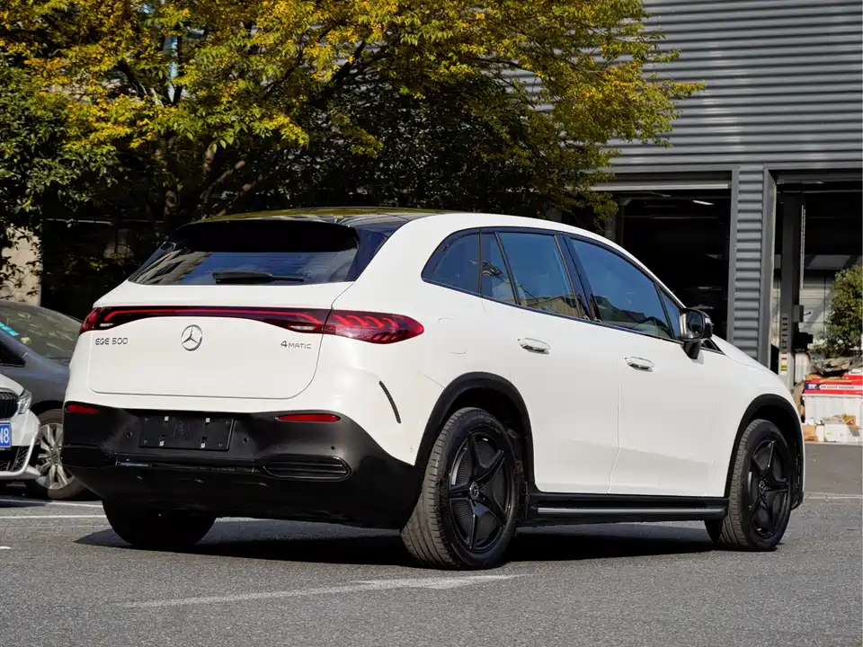 Mercedes-Benz EQE SUV