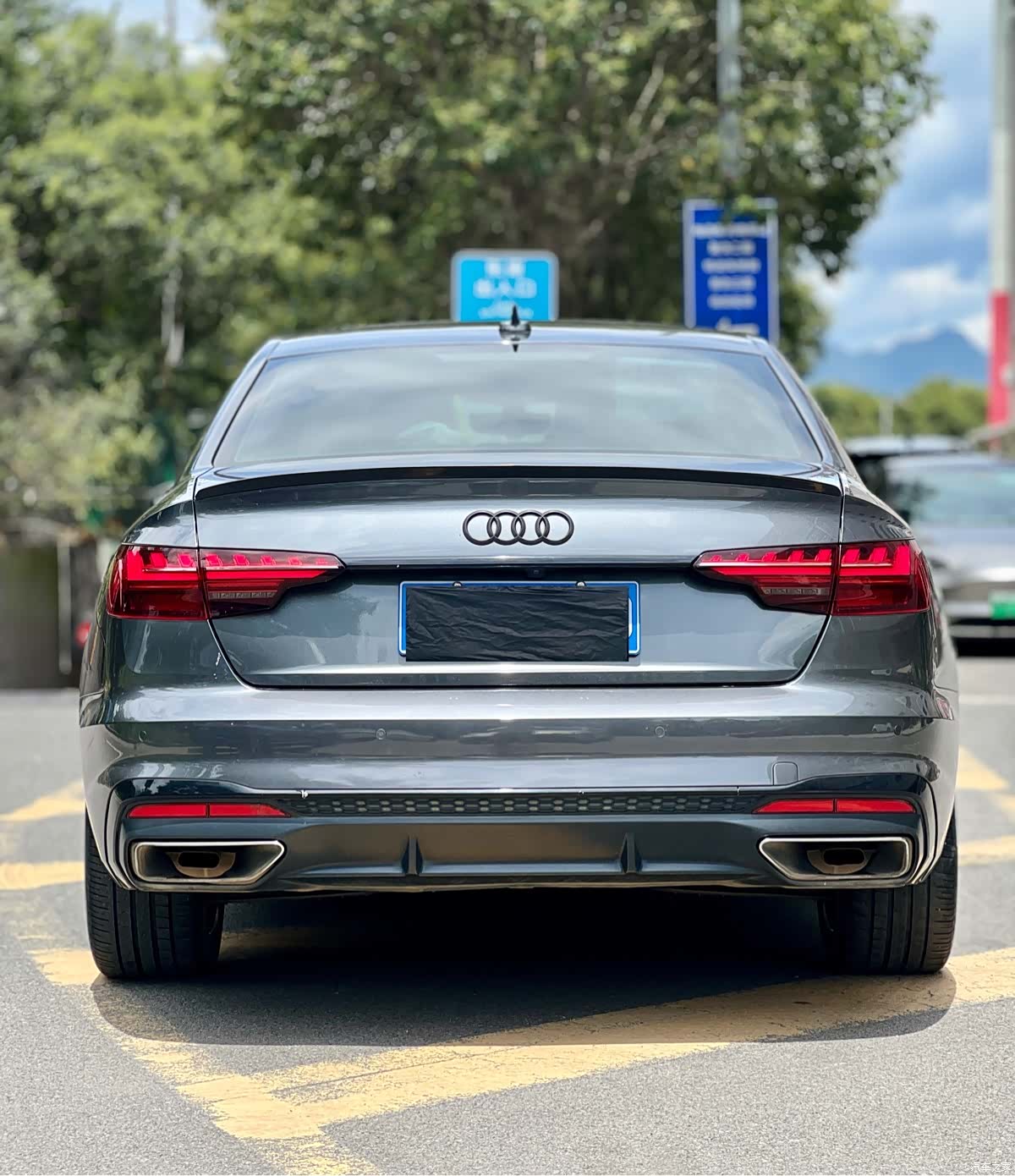 Audi A4L, 2021 все фото