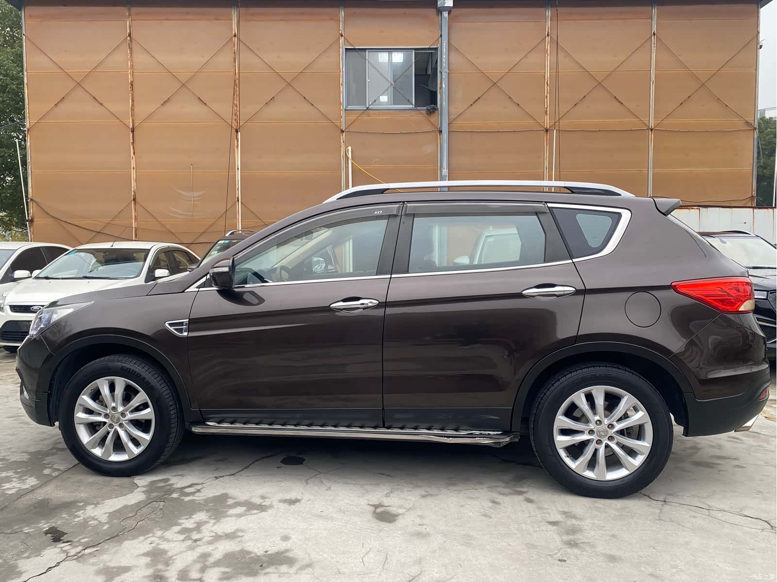 DongFeng AX7, 2016 13