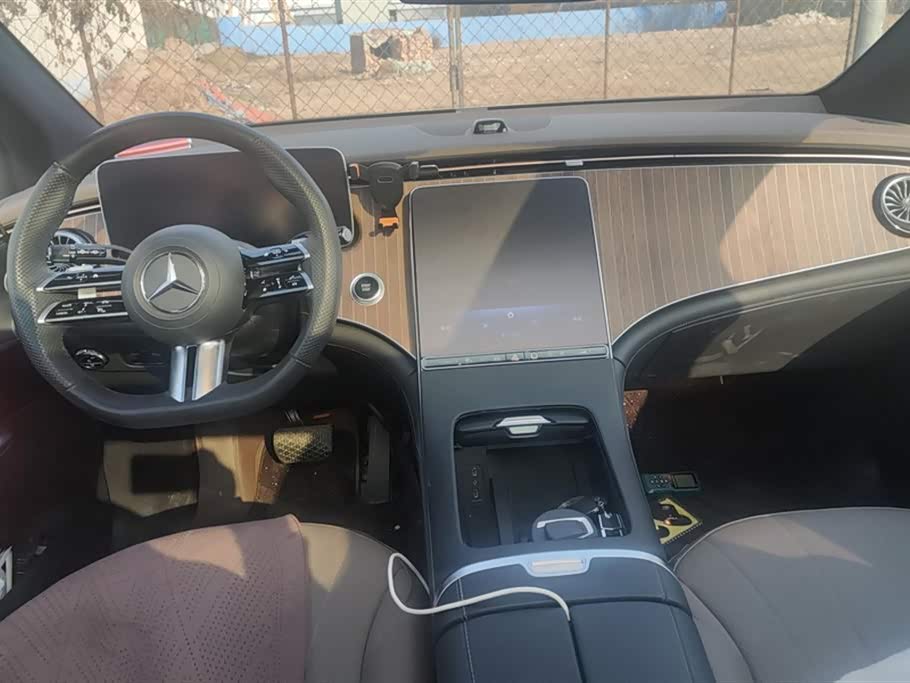 Mercedes-Benz EQE SUV