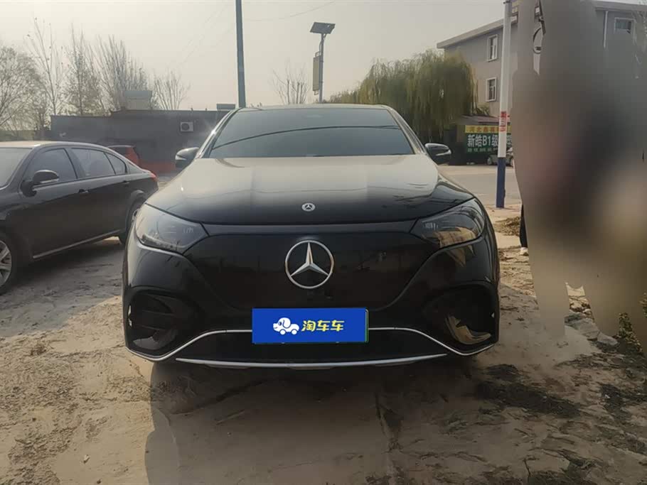 Mercedes-Benz EQE SUV