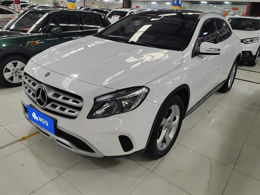Mercedes-Benz GLA Mercedes-Benz GLA