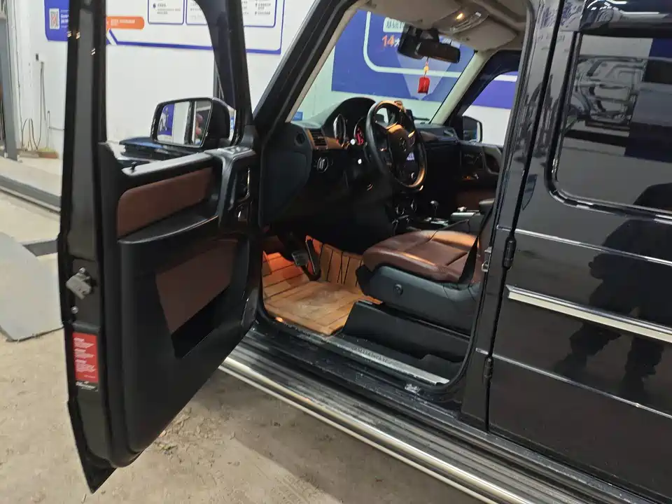 Mercedes-Benz G-class