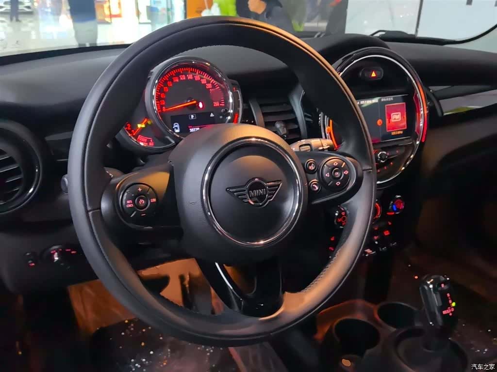 Mini Cooper, 2019 3
