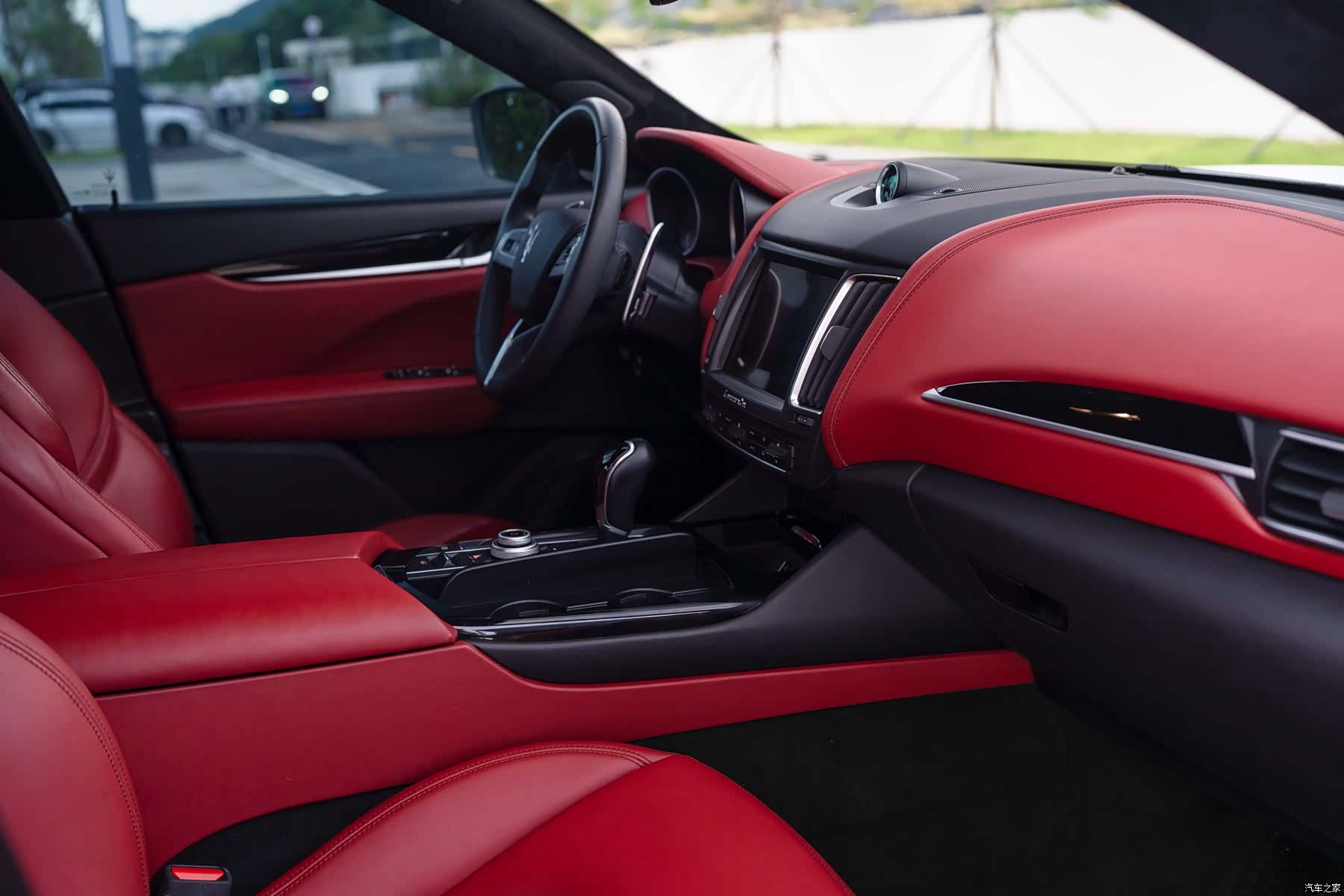Maserati Levante, 2016 11
