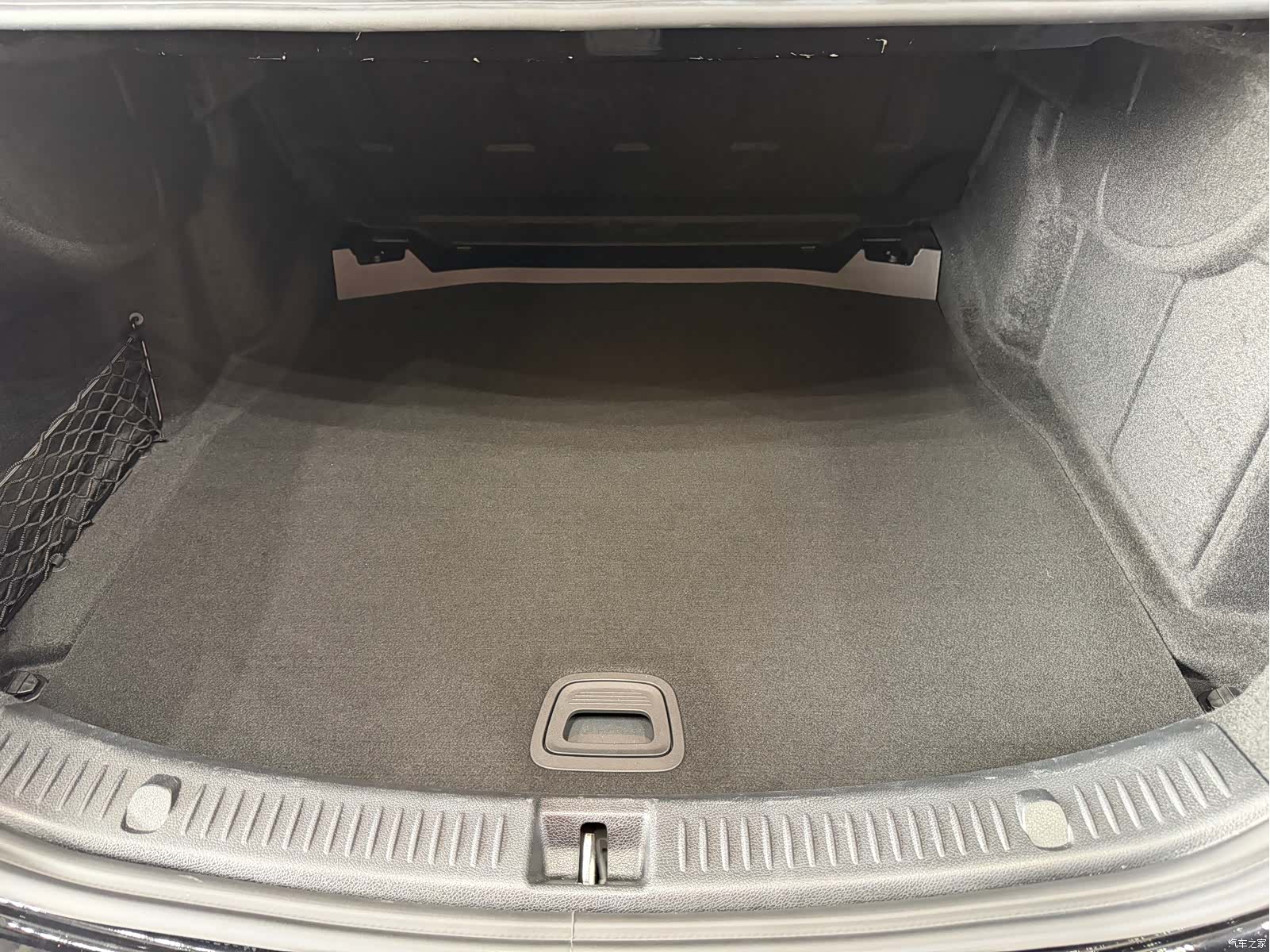 Mercedes-Benz E-Class, 2018 20