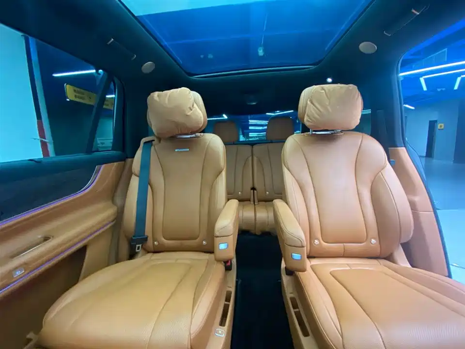 AITO Ask the world M9