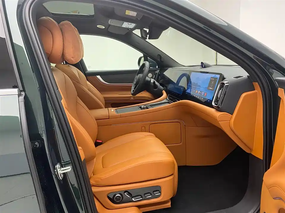 AITO Ask the world M9