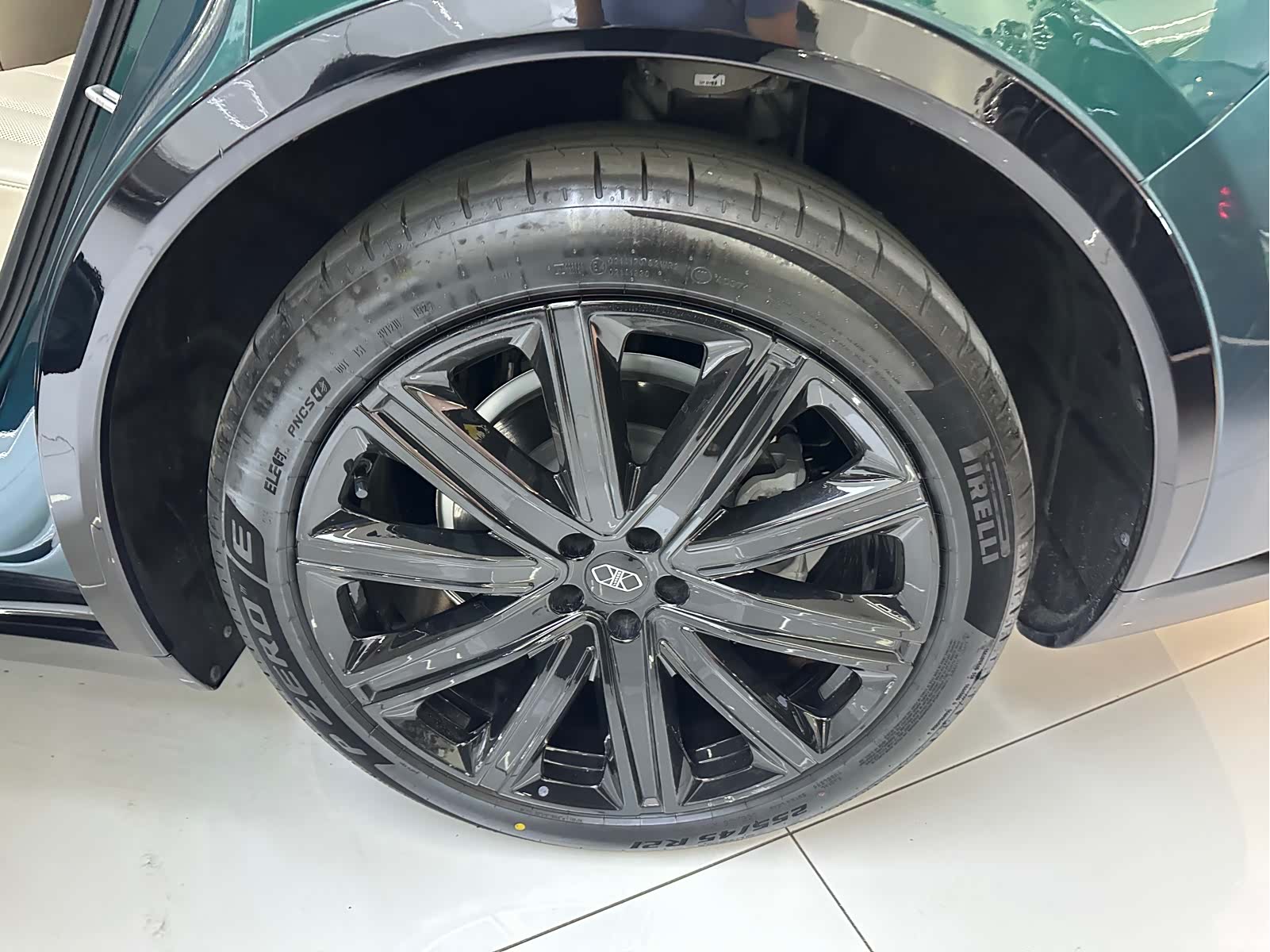 Luxeed R7, 2025 11