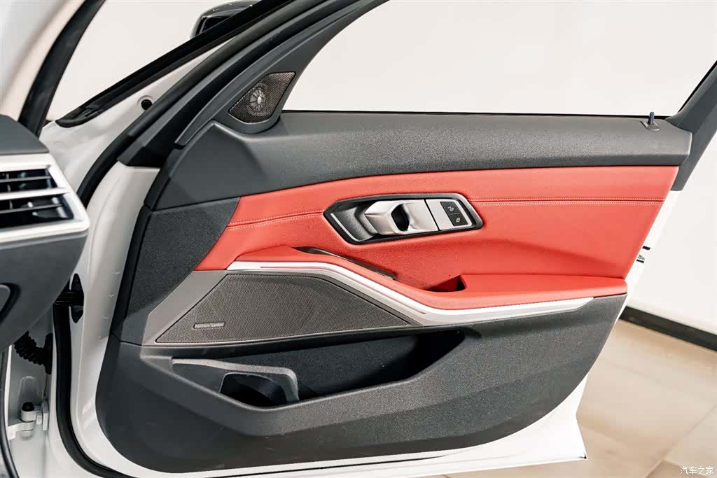 BMW 3 Series, 2025 16