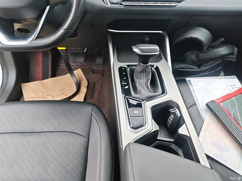 Geely Emgrand, 2023 14