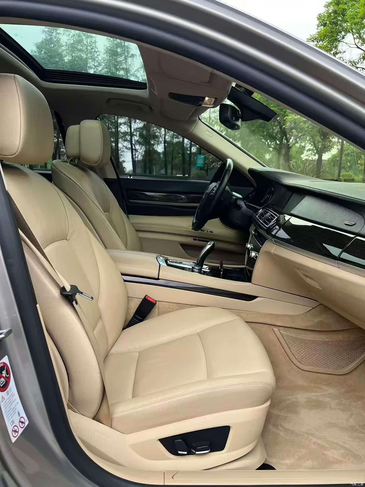 BMW 7 Series, 2012 9