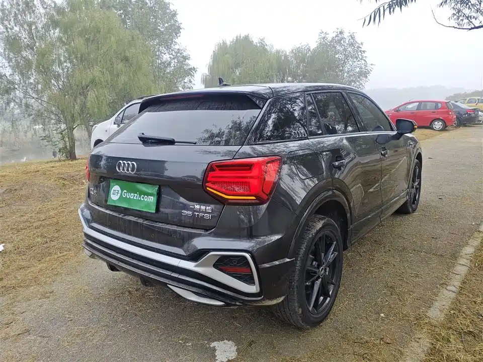 Audi Q2L