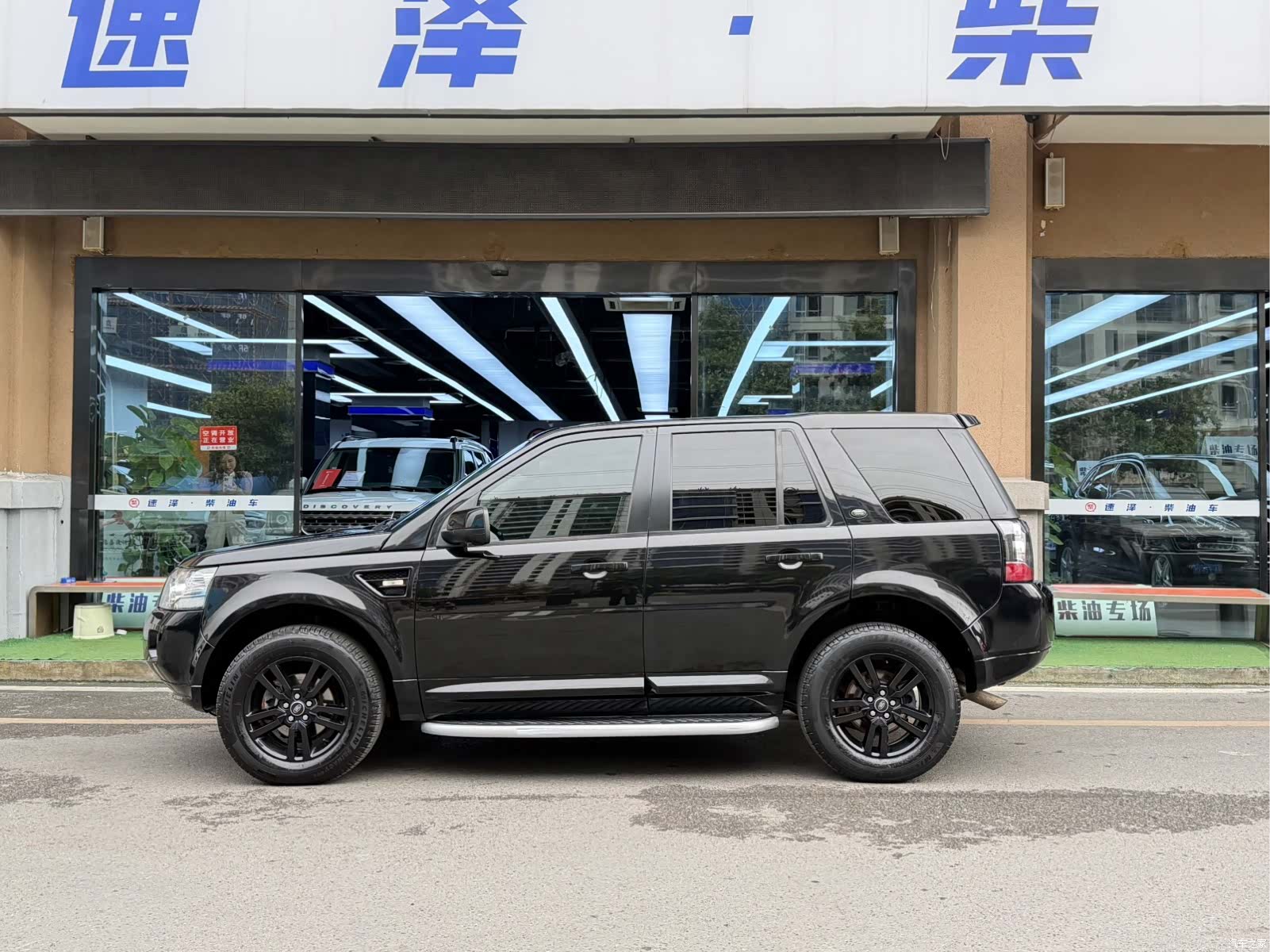 Land Rover SD4, 2013 11