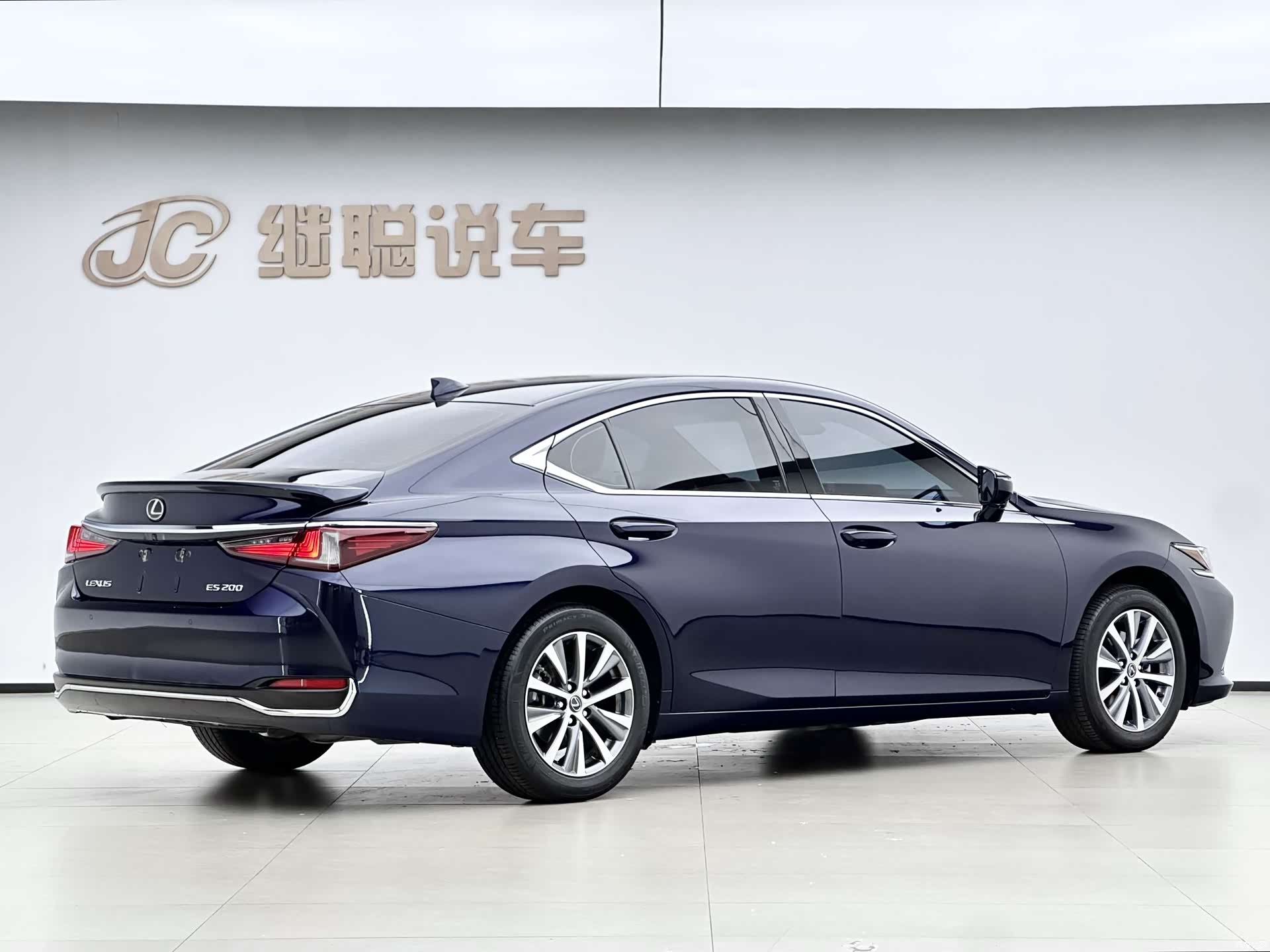 Lexus ES, 2020 все фото