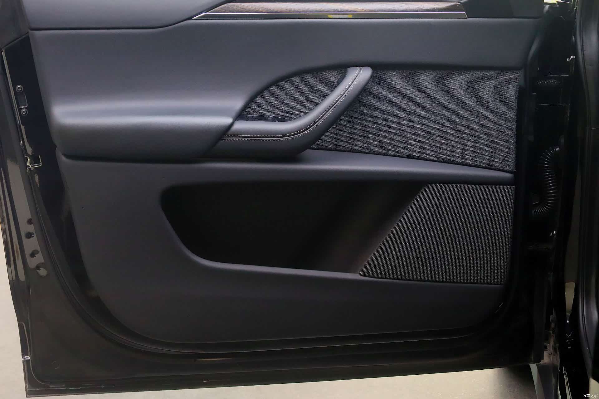 Tesla Model X, 2023 16
