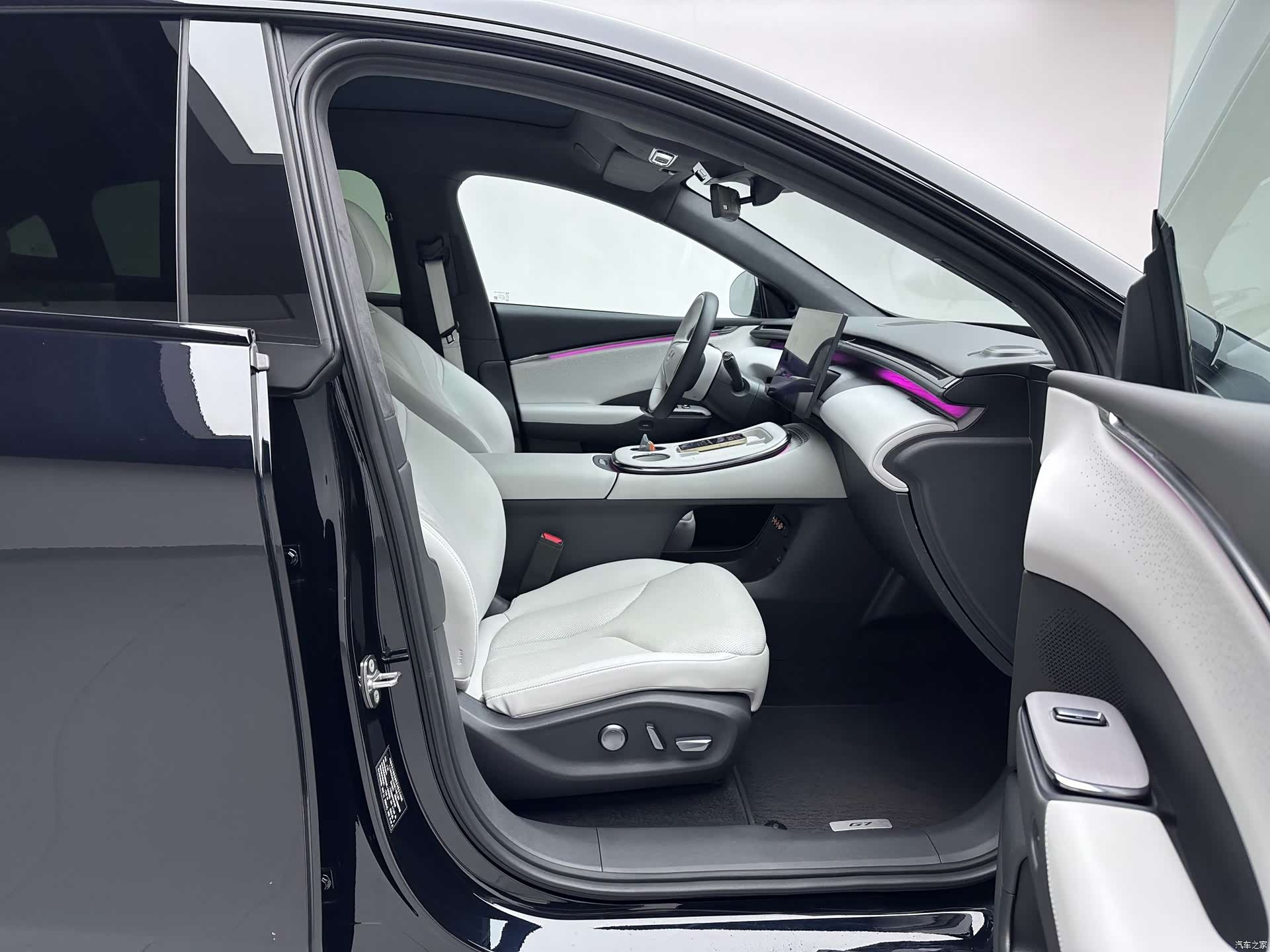 Xpeng G7, 2025 11
