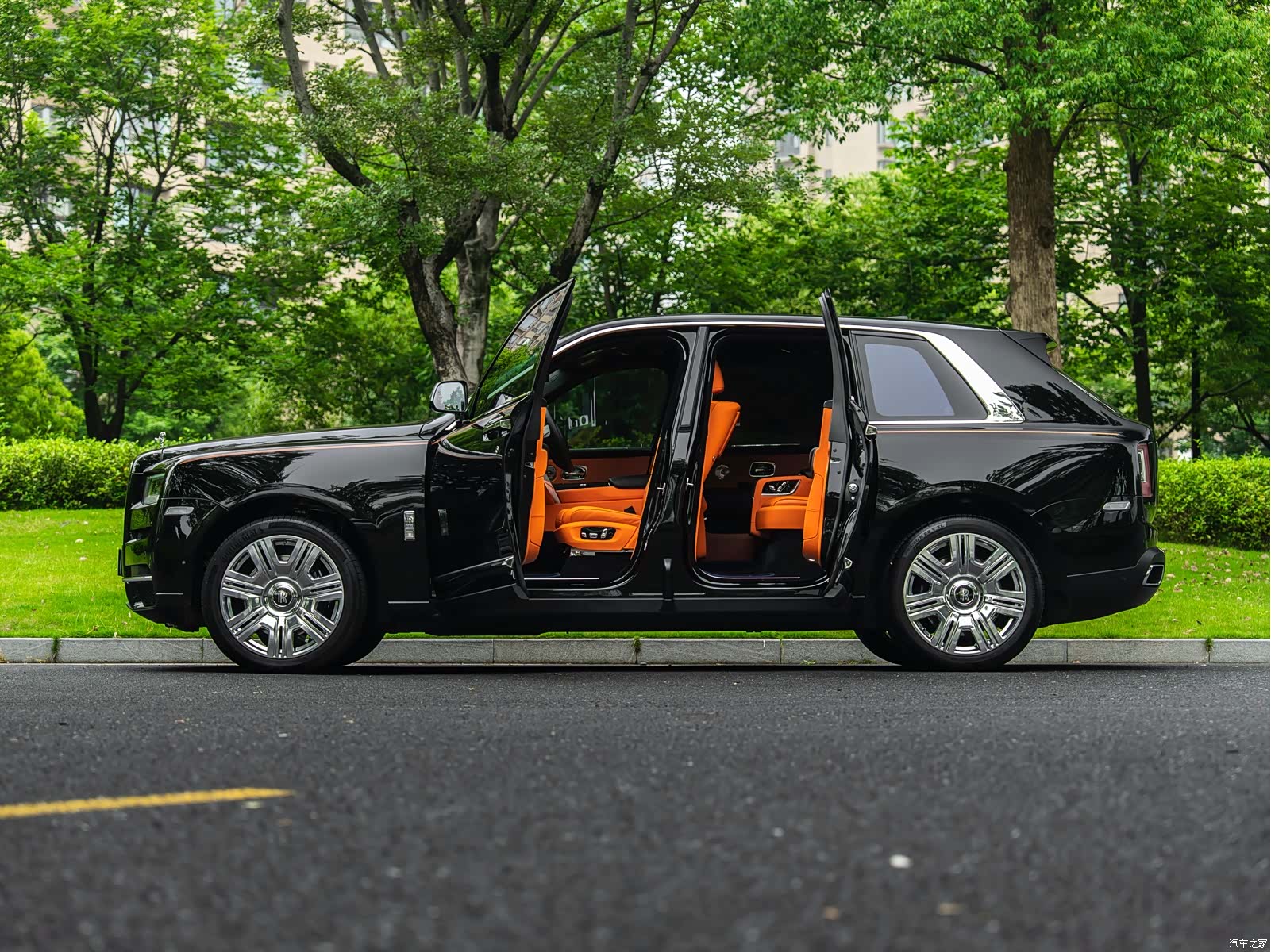Rolls-Royce Cullinan, 2022 21