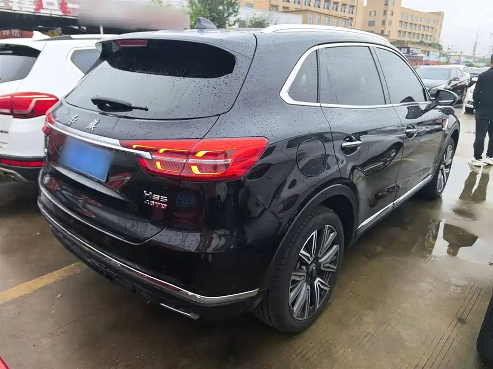 Hongqi HS5