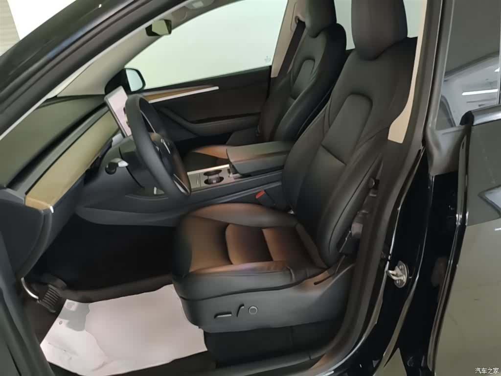 Tesla Model Y, 2022 15