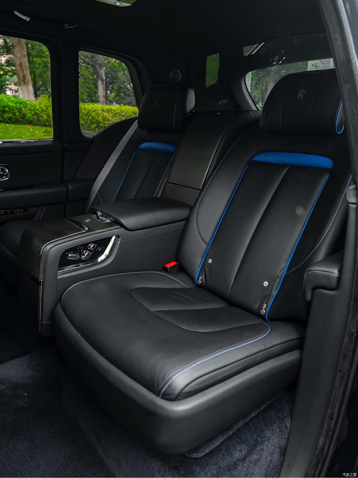 Rolls-Royce Cullinan, 2021 14