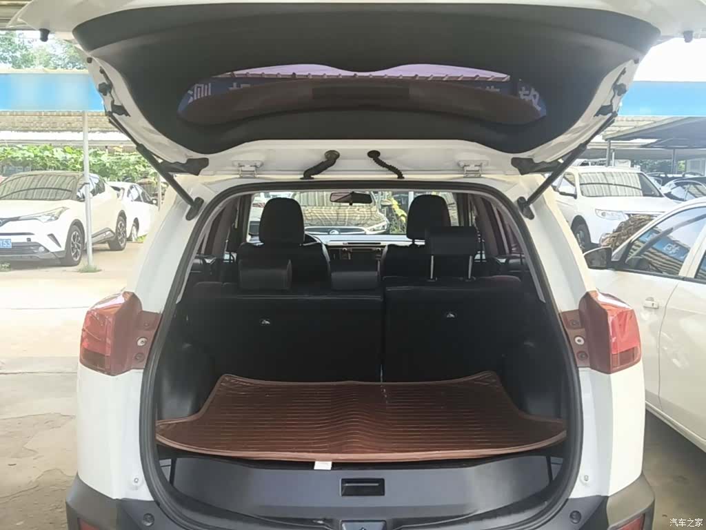 Toyota RAV4, 2015 19