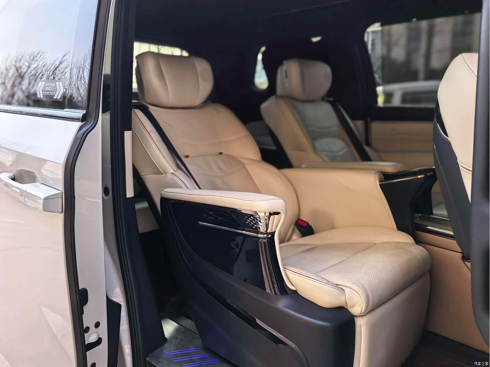 Trumpchi M8, 2022 11