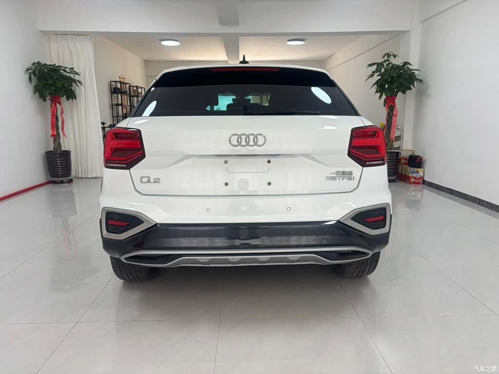 Audi Q2L, 2022 16