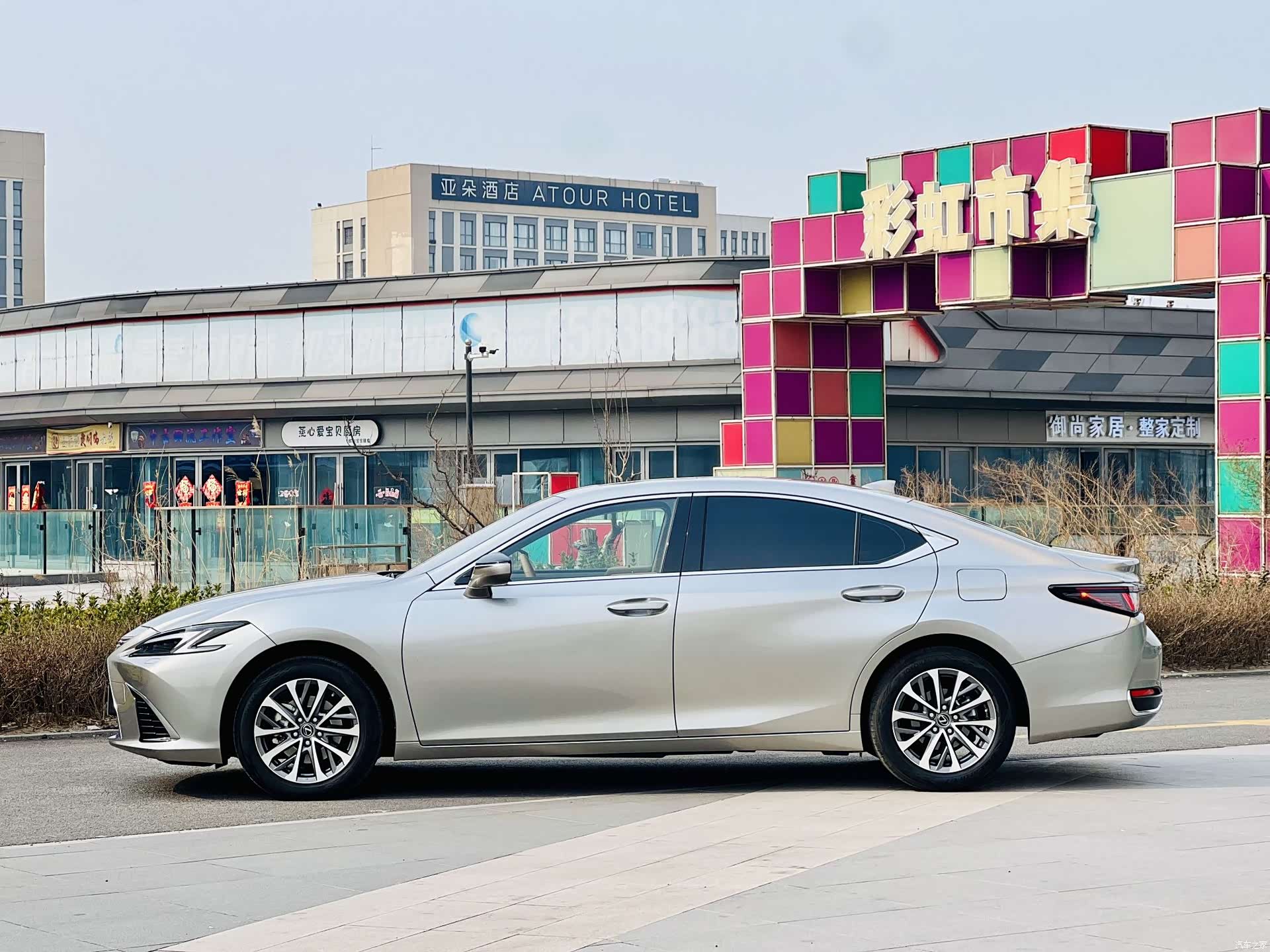 Lexus ES, 2025 3