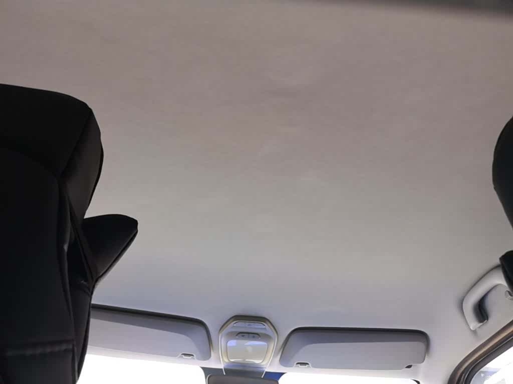 Wuling E200, 2019 18
