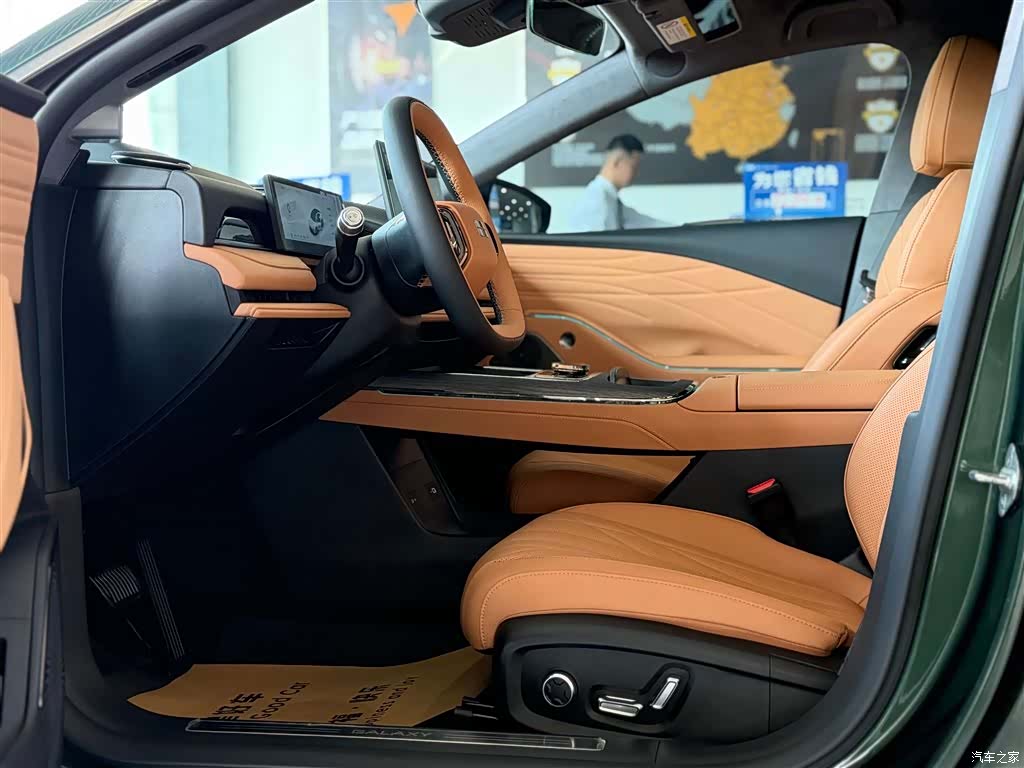 Geely 8, 2025 18