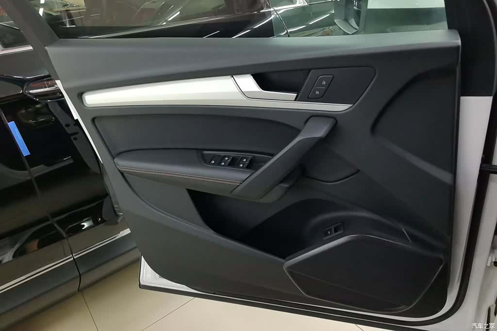 Audi Q5L, 2018 7