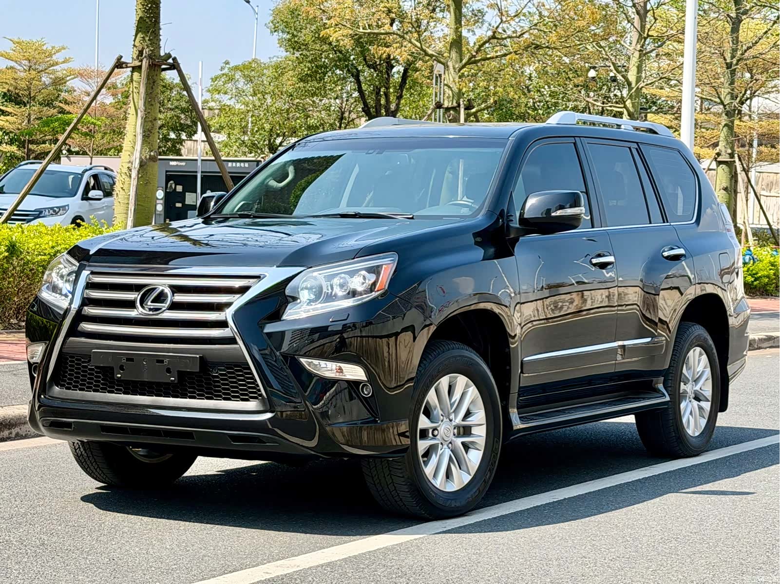 Lexus GX, 2019 1