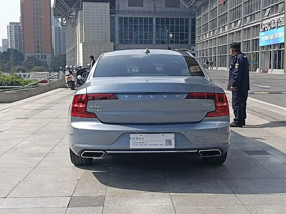 Volvo S90