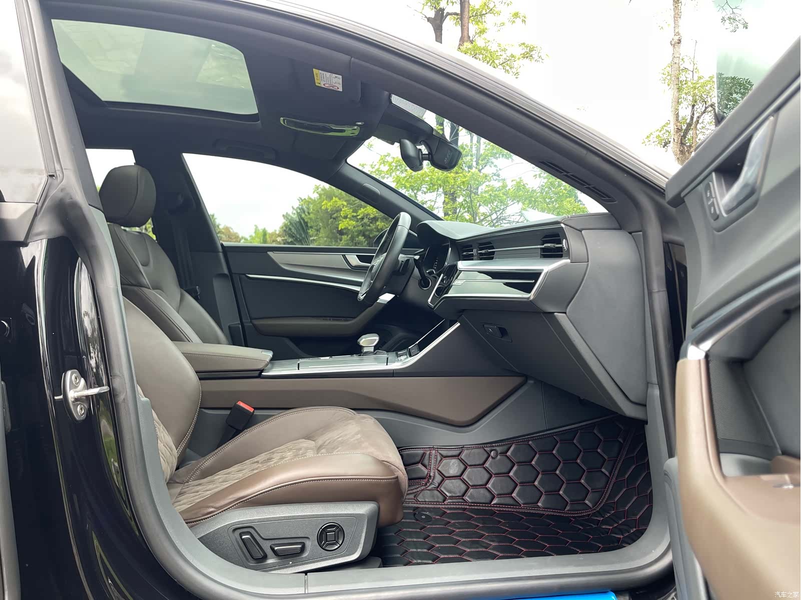 Audi A7L, 2023 13