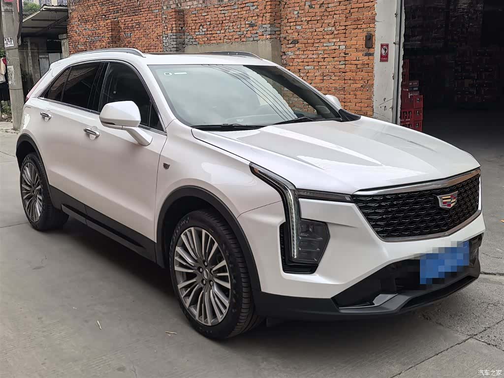 Cadillac XT4, 2025 3
