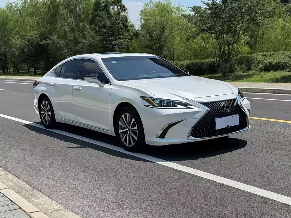 Lexus ES Lexus ES