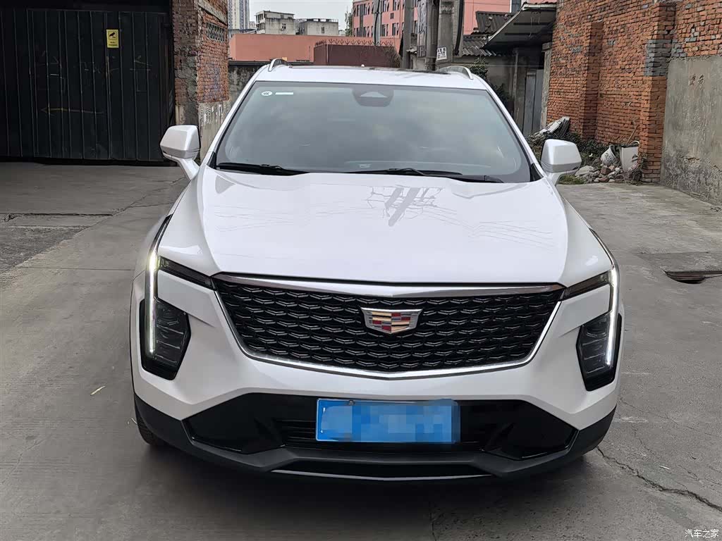Cadillac XT4, 2025 2