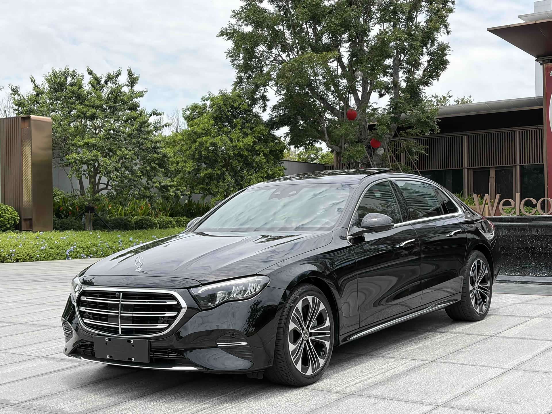 Mercedes-Benz E-Class, 2024 2
