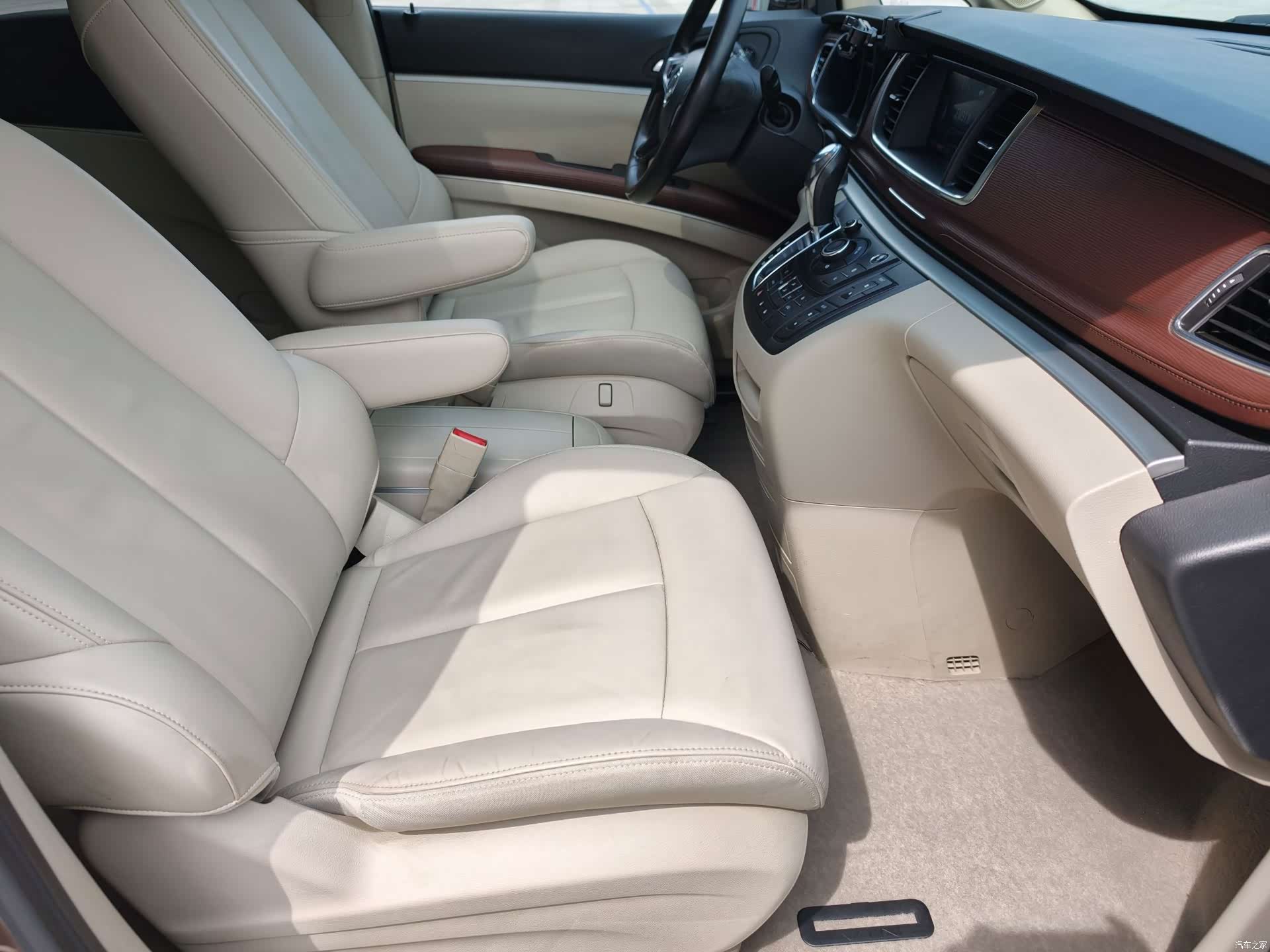 Buick GL8, 2019 10