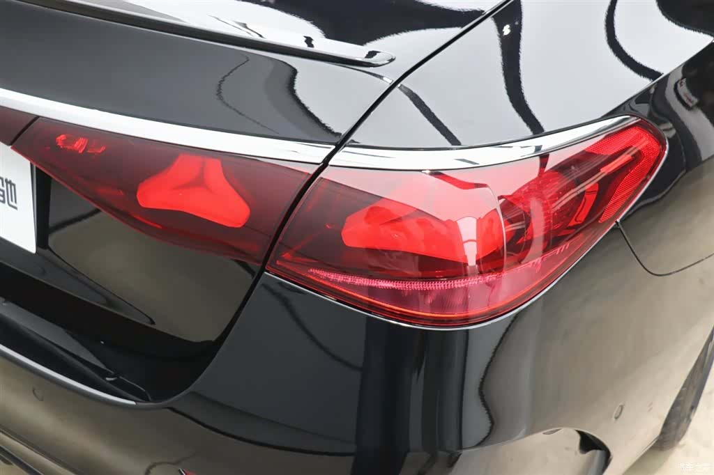 Mercedes-Benz E-Class, 2024 30
