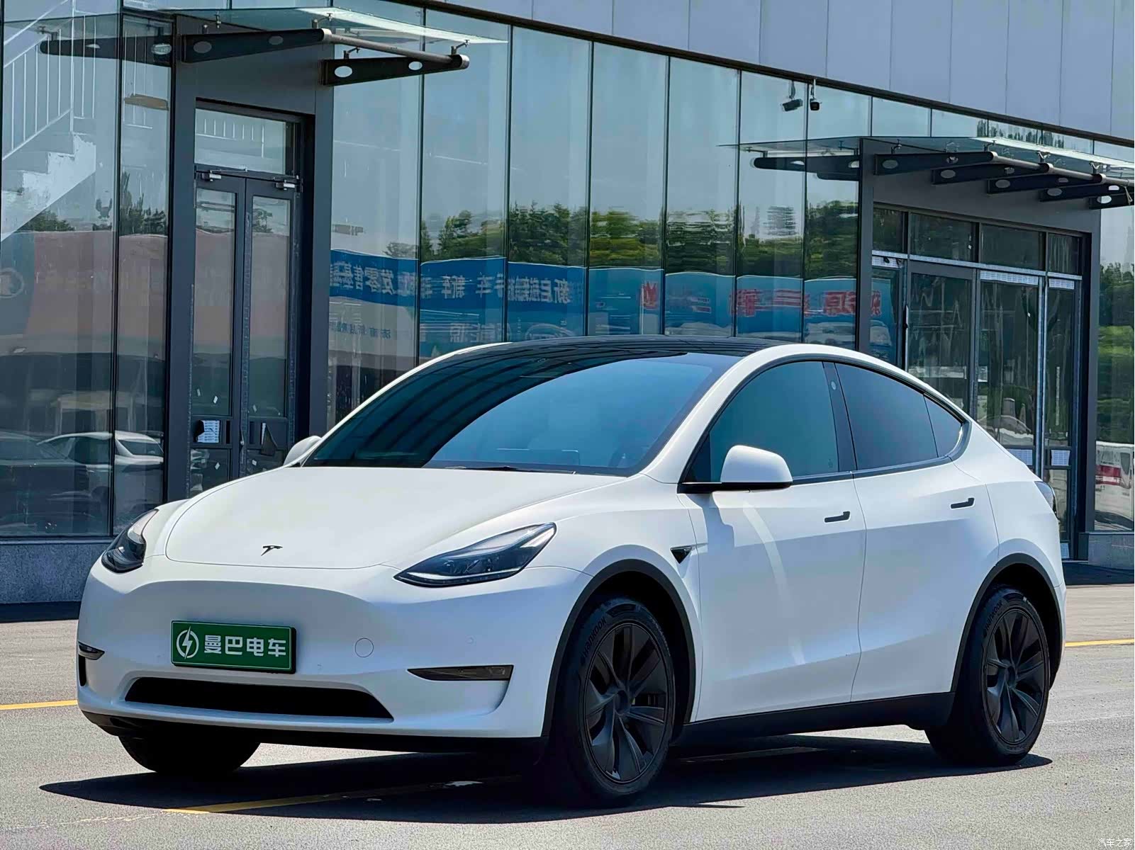 Tesla Model Y, 2023 1