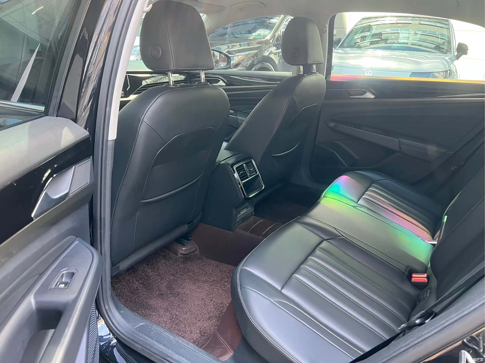 Volkswagen Passat, 2019 все фото