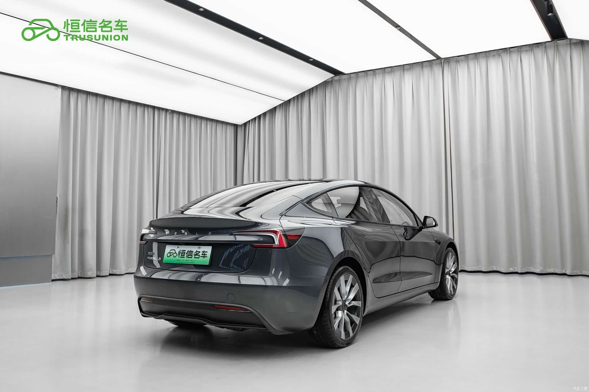 Tesla Model 3, 2024 4