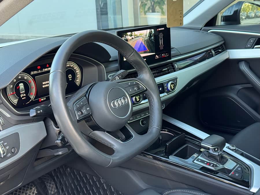 Audi A4L 2022, фото 5