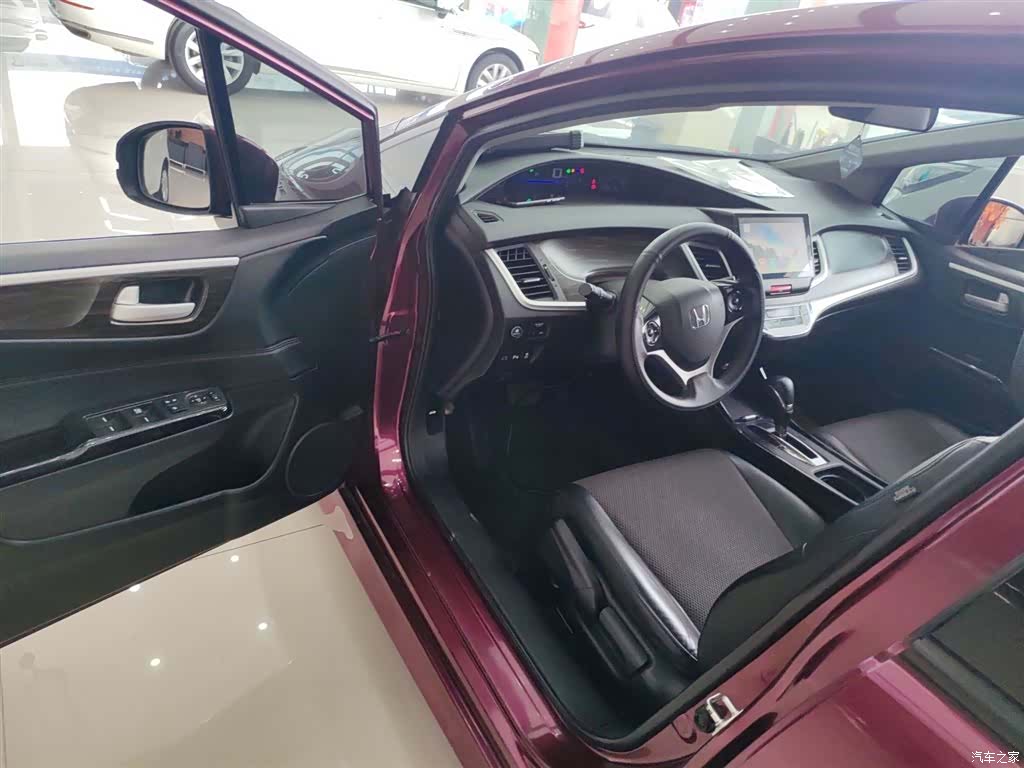 Honda Jade, 2017 13