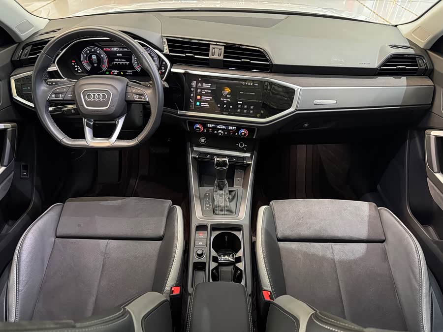 Audi Q3 2023, фото 6