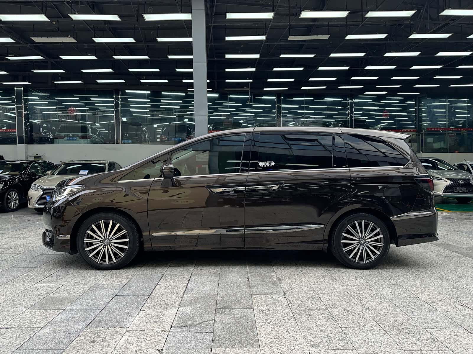 Honda Elysion, 2022 16