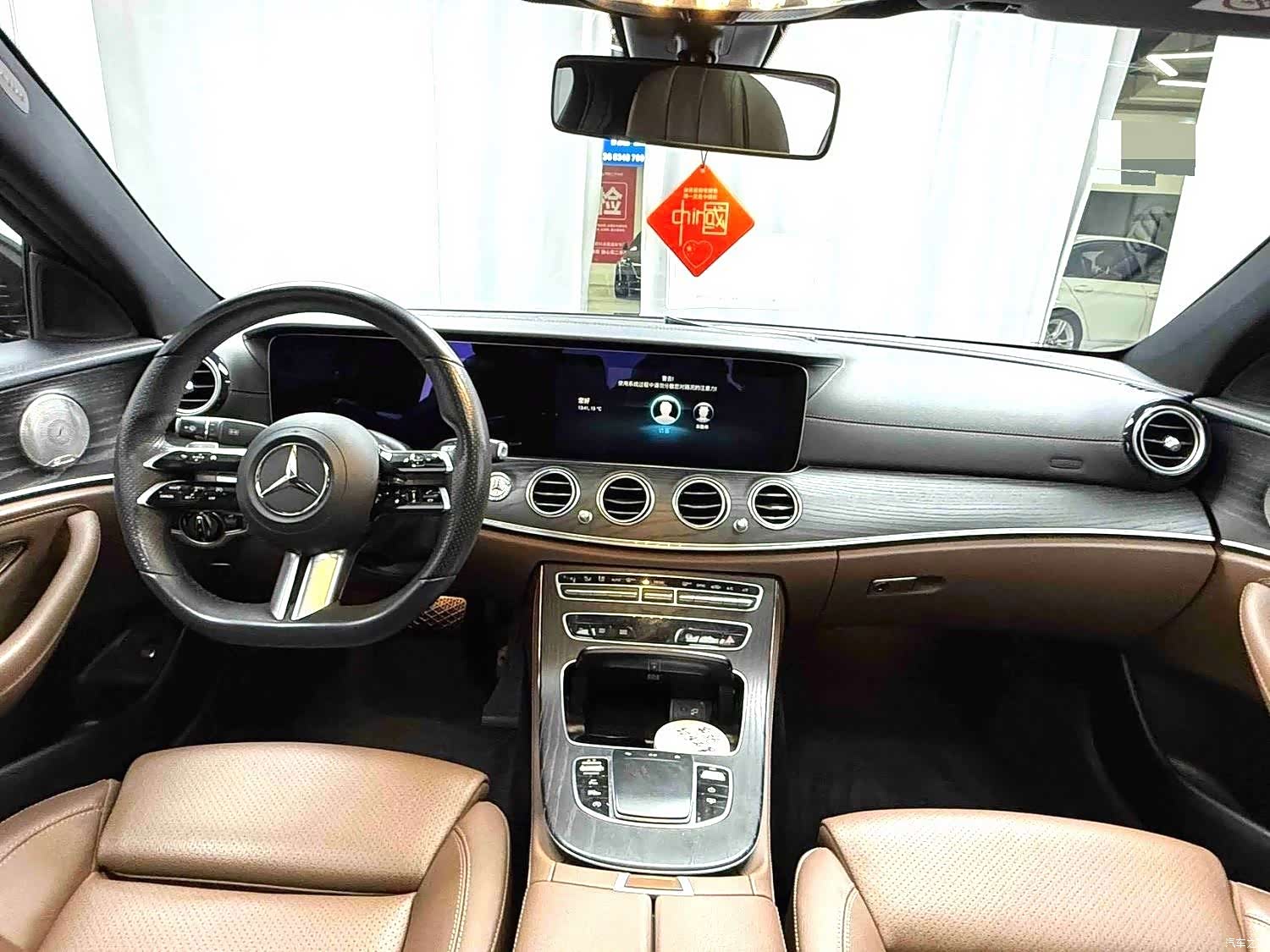 Mercedes-Benz E-Class, 2022 4
